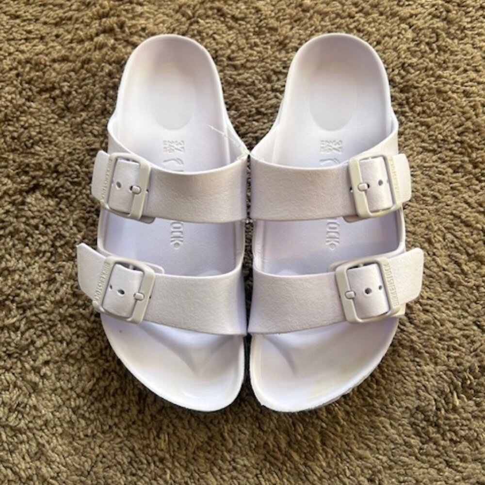 Birkenstock Lavendar Arizona Stealth Buckle Essentials EVA sandals, size 6-6.5